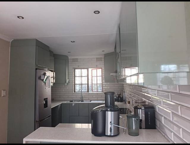 3 BEDROOM PROPERTY TO RENT IN SEA VIEW